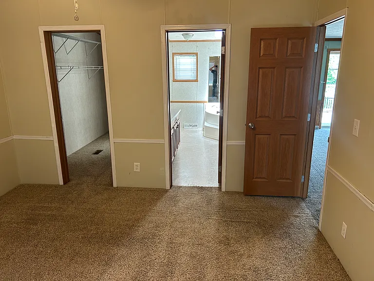 1499 W Wylie Ave — Photo 8