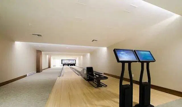 3 bed, 2.5 bath, 1566 sqft, $5,200 — Photo 4