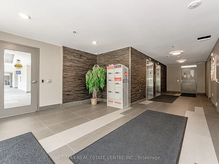251 Hemlock St #707 — Photo 32