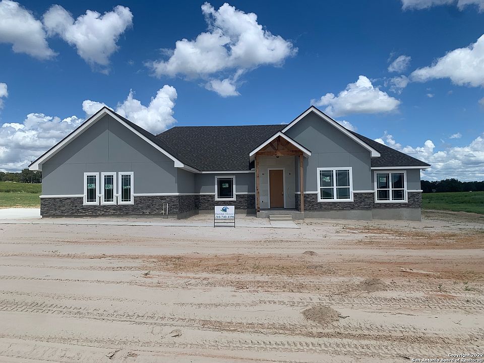 1st image of 129 Summer Meadow Dr