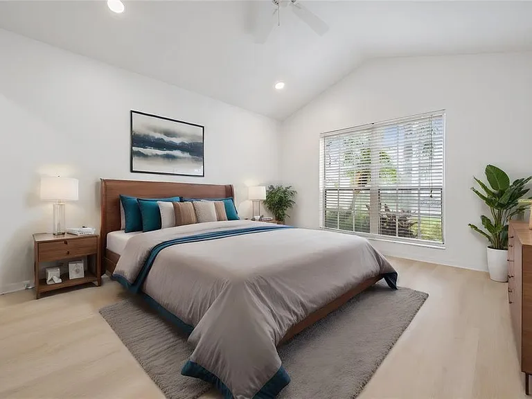 4208 Pine Isle Dr — Photo 4