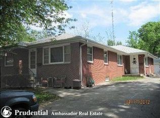 886 S 45th St, Lincoln, NE 68510