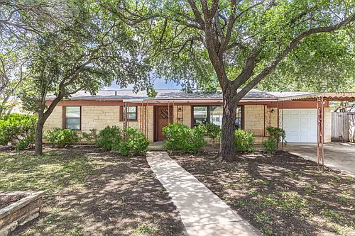422 Sandalwood Ln Photo 1