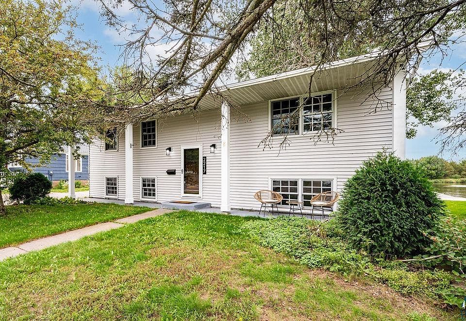 2217 Minnesota Ave, Duluth, MN 55802 Zillow