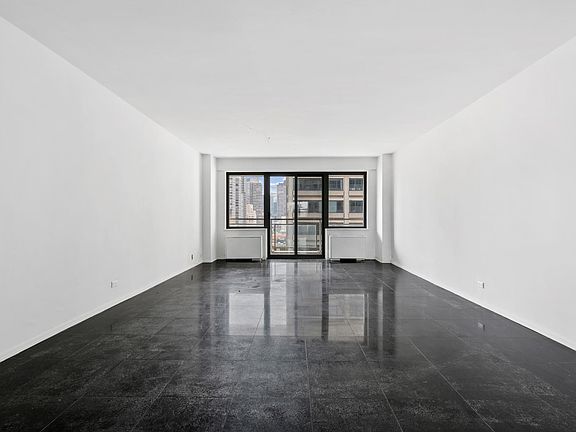 3rd image of 150 E 69th St APT 17A