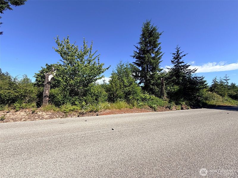 2nd image of 2721 158th Avenue SW