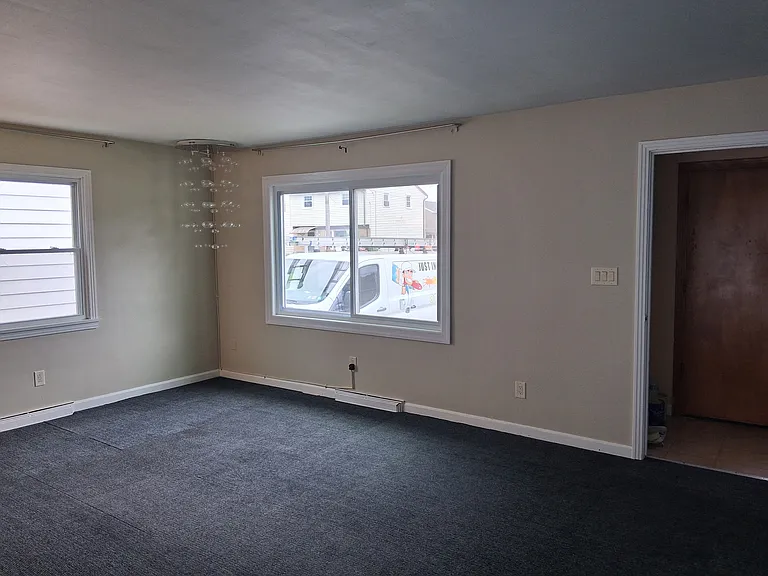 3516 Elmwood Ave — Photo 10