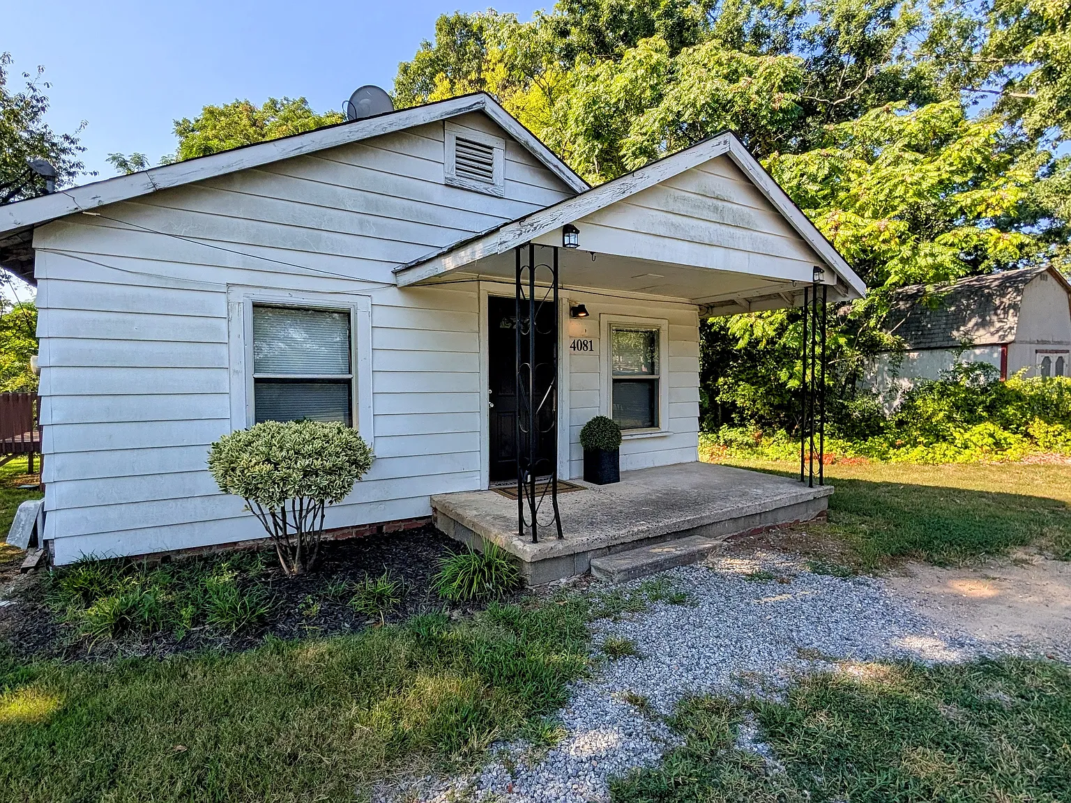 2 bed, 700 sqft, $1,075 — Photo 2