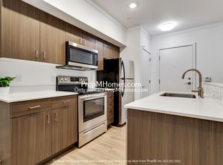 Two Story Unit in SE Quartz Counters + A/C!, Portland, OR 97215