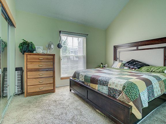 3rd image of 3465 Rebecca Ln APT B