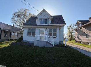 811 S Commercial Ave, Eagle Grove, IA 50533