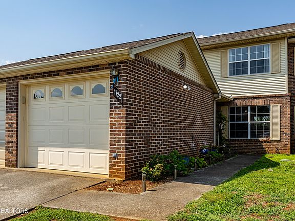 2nd image of 1722 Colony Square Dr