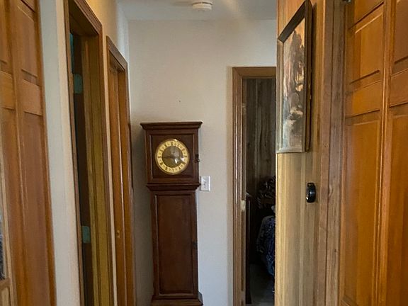 5th image of 811 Oakton Ave