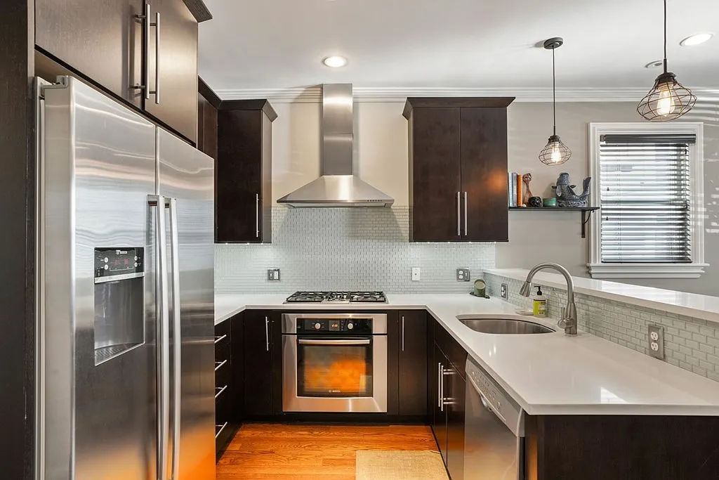 3 bed, 2.0 bath, 1750 sqft, $4,600 — Photo 2