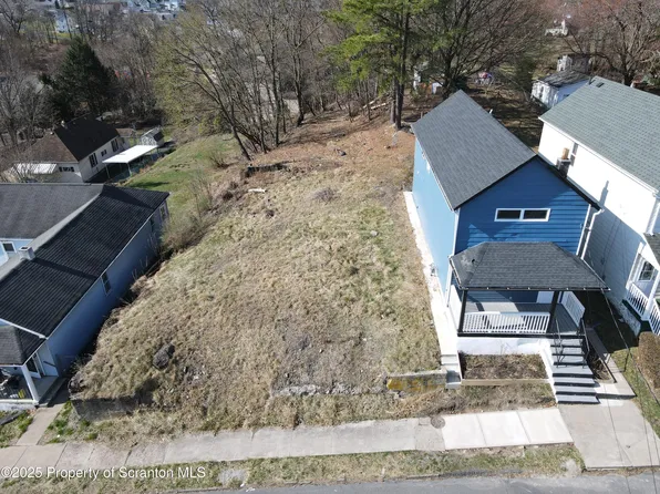 83 Nicholson St, Wilkes Barre, PA 18702