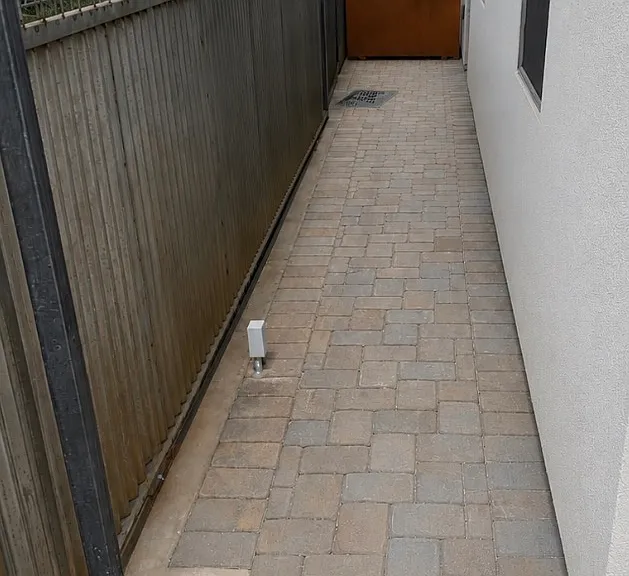 2518 E Hedrick Dr #2 — Photo 14