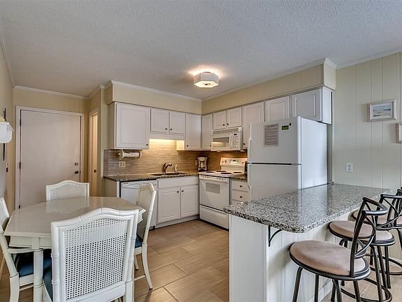 5th image of 9540 Shore Dr #3A