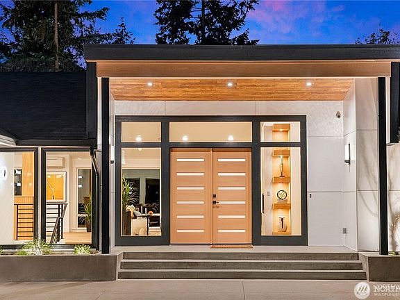 3rd image of 12422 68th Avenue NE