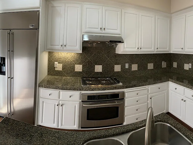 10088 Imperial Ave — Photo 2