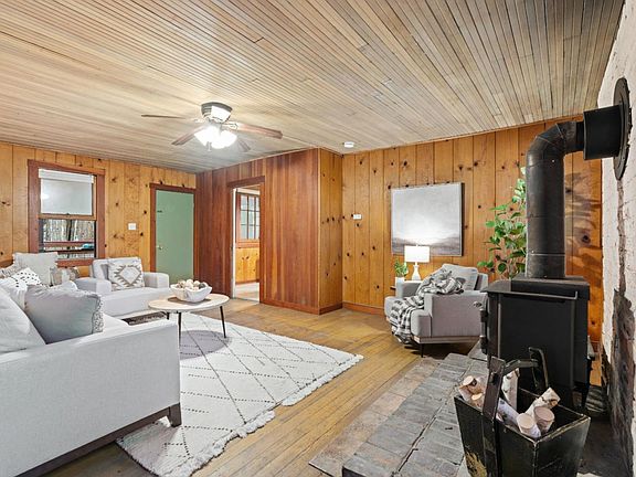5th image of 540 Brookdale St