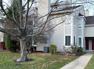 9 Chatham Sq #109, Parlin, NJ 08859