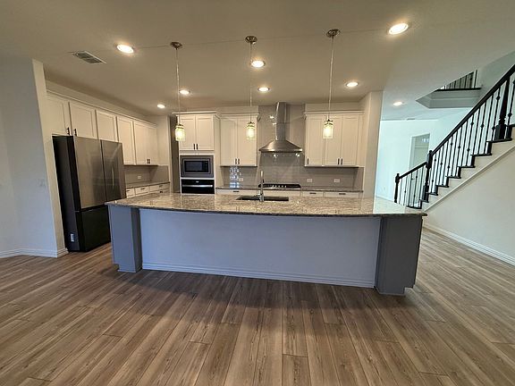 2nd image of 1529 Quentin Dr