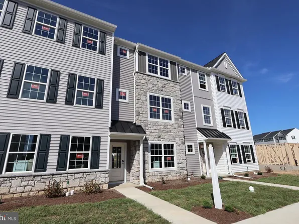 2447 Spring Water Cir, Lancaster, PA 17601