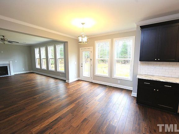 2nd image of 535 Carolina Oaks Ave