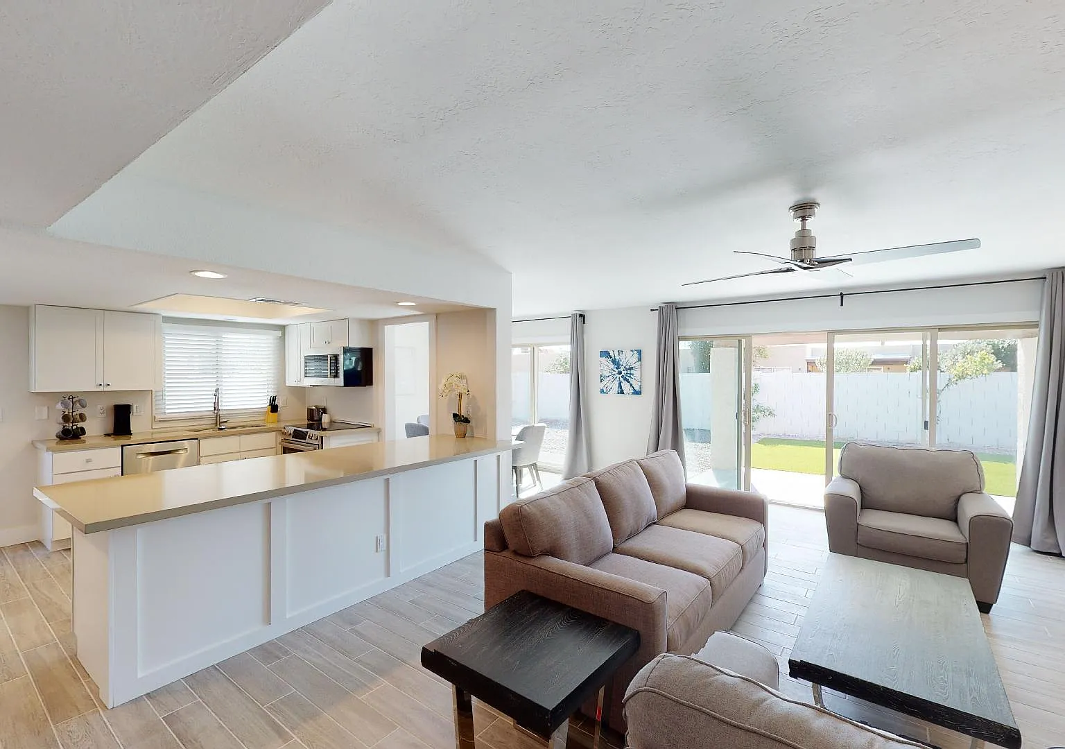 E Luke Ln, Scottsdale — Photo 1