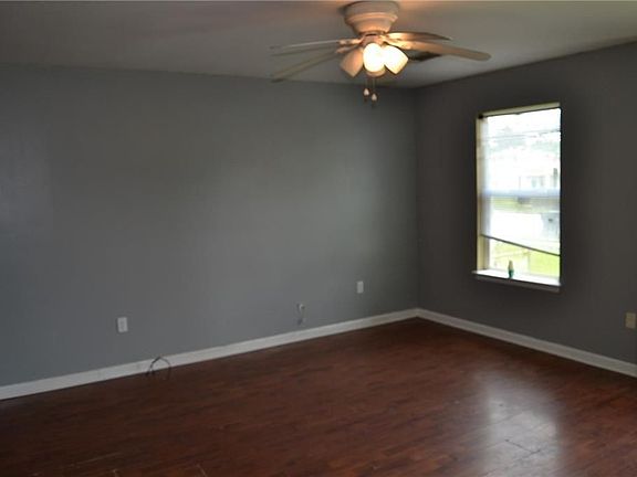 2nd image of 1308 Tennessee St