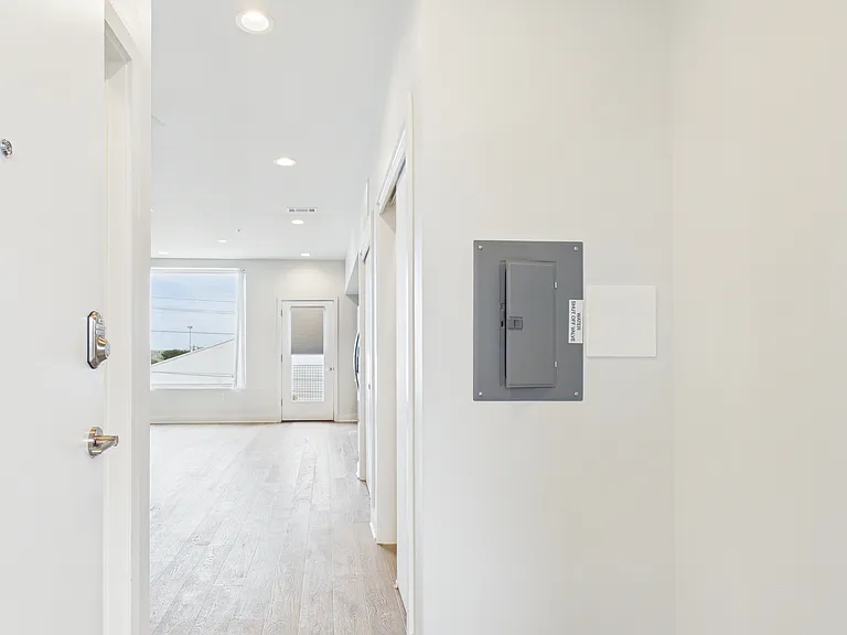 1800 E 4th St #343 — Photo 4