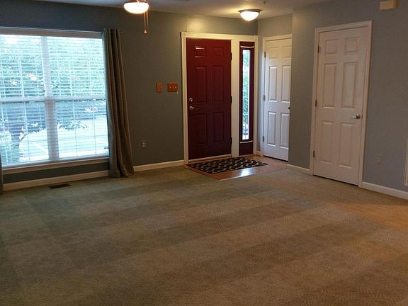 3rd image of 160 Goldsborough Dr