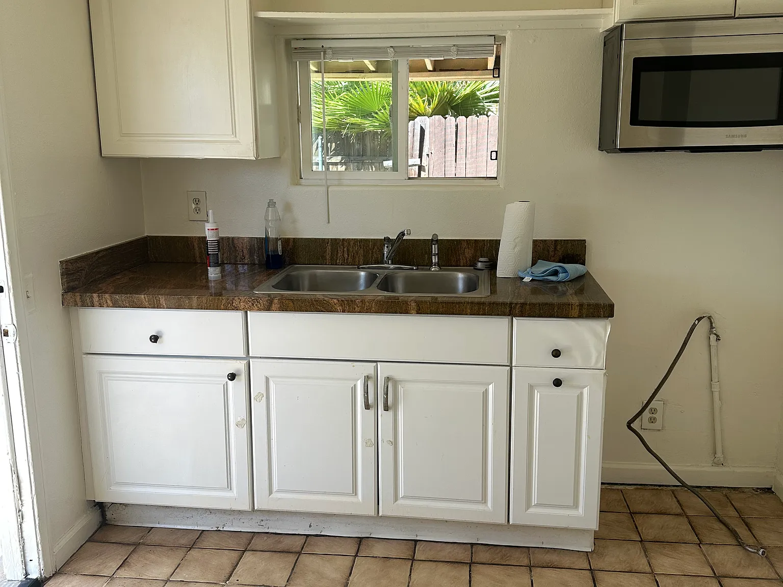 1 bed, 700 sqft, $1,350 — Photo 3