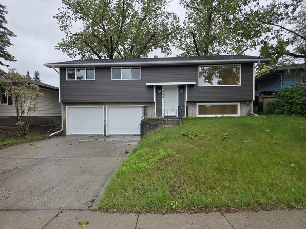 908 Canford Cres SW, Calgary, AB T2W 1L2