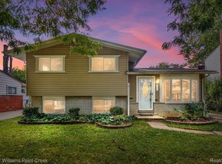 566 Langley Blvd, Clawson, MI 48017