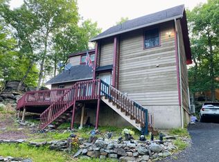 182 Dover Dr, Bushkill, PA 18324