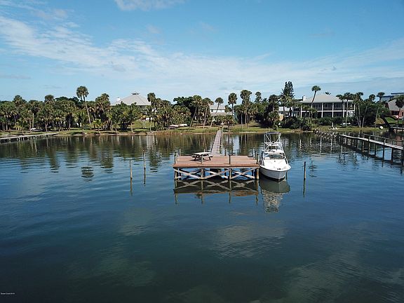 5th image of 7880 Casuarina Dr