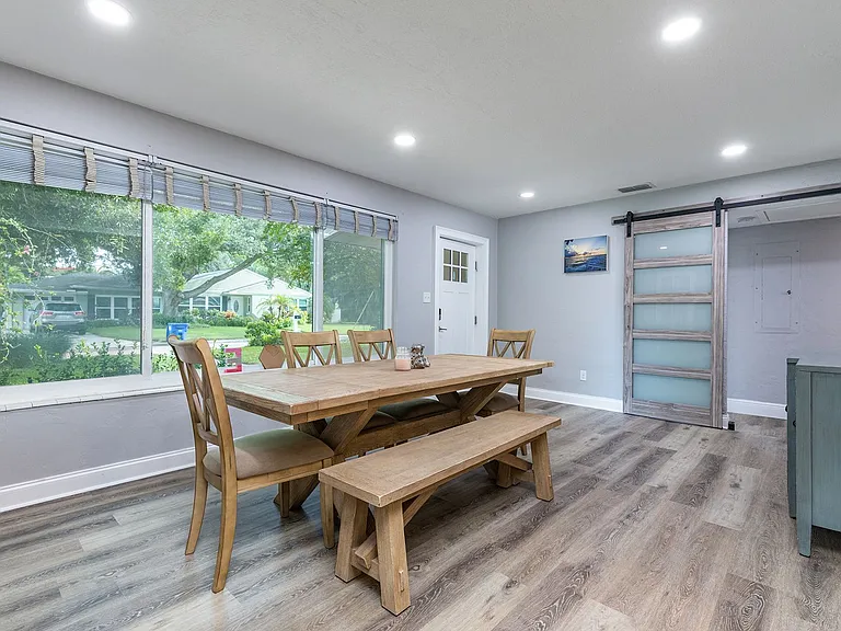 4116 W Leona St — Photo 3