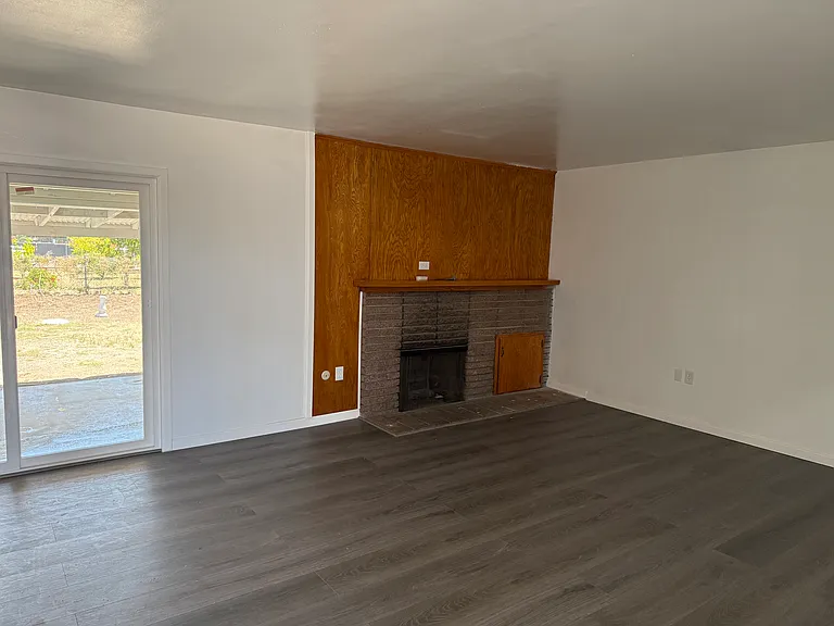 9823 Lombardy Ave — Photo 12