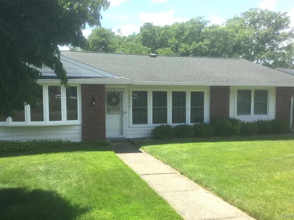 207 Woodbridge Drive #B, Ridge, NY 11961