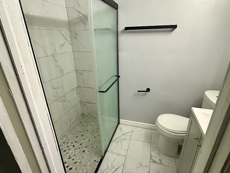 2 E McPherson St #1 — Photo 7