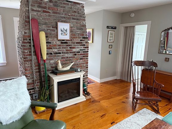 2nd image of 81 Prospect St APT B