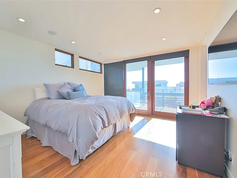 104 Manhattan Ave — Photo 8