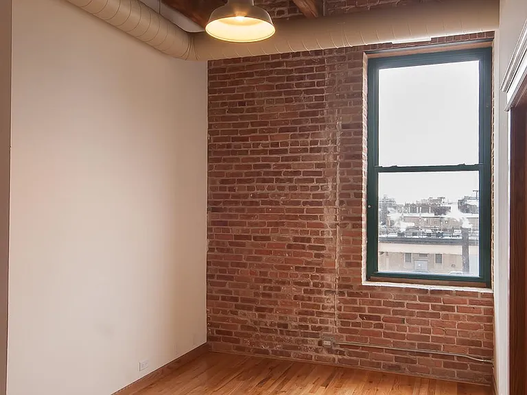 216 N May St #202 — Photo 6