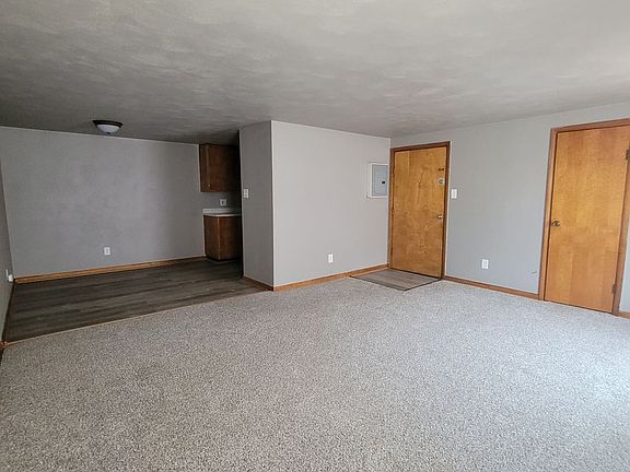 5th image of 4415 Columbus Ave APT 12