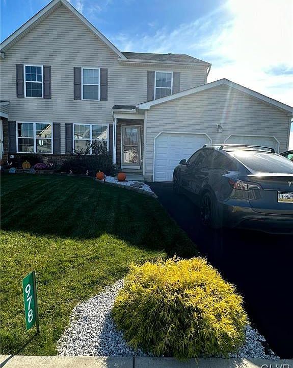 1st image of 978 Graystone Cir
