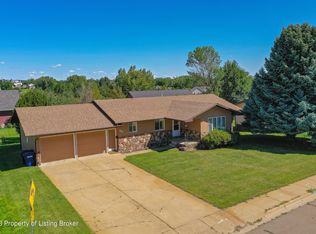 612 Spruce St, Dickinson, ND 58601