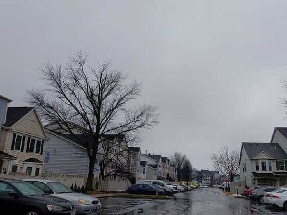 4th image of 562 Cascade Way