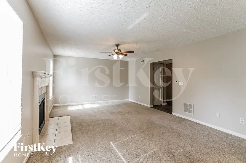 3 bed, 2.5 bath, 1980 sqft, $2,560 — Photo 3