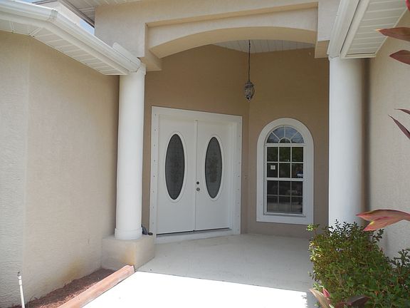 3rd image of 1657 SE Fallon Dr